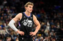 九游-杜兰特爆冷击败独行侠，比分优势明显引爆全场！的简单介绍