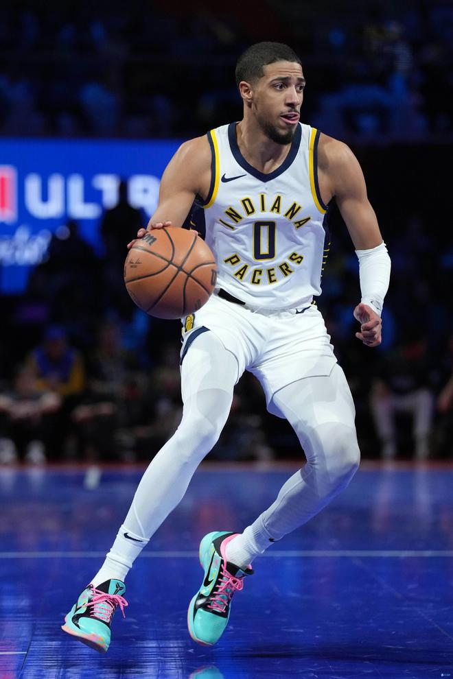 哈兰德连续二十场比赛得分超过高光表现，湖人挑战极限！的简单介绍